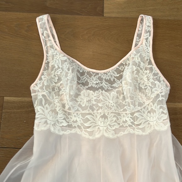 Vintage Vanity Fair Nylon & Lace Nightgown Size 32 Pink - Picture 2 of 5